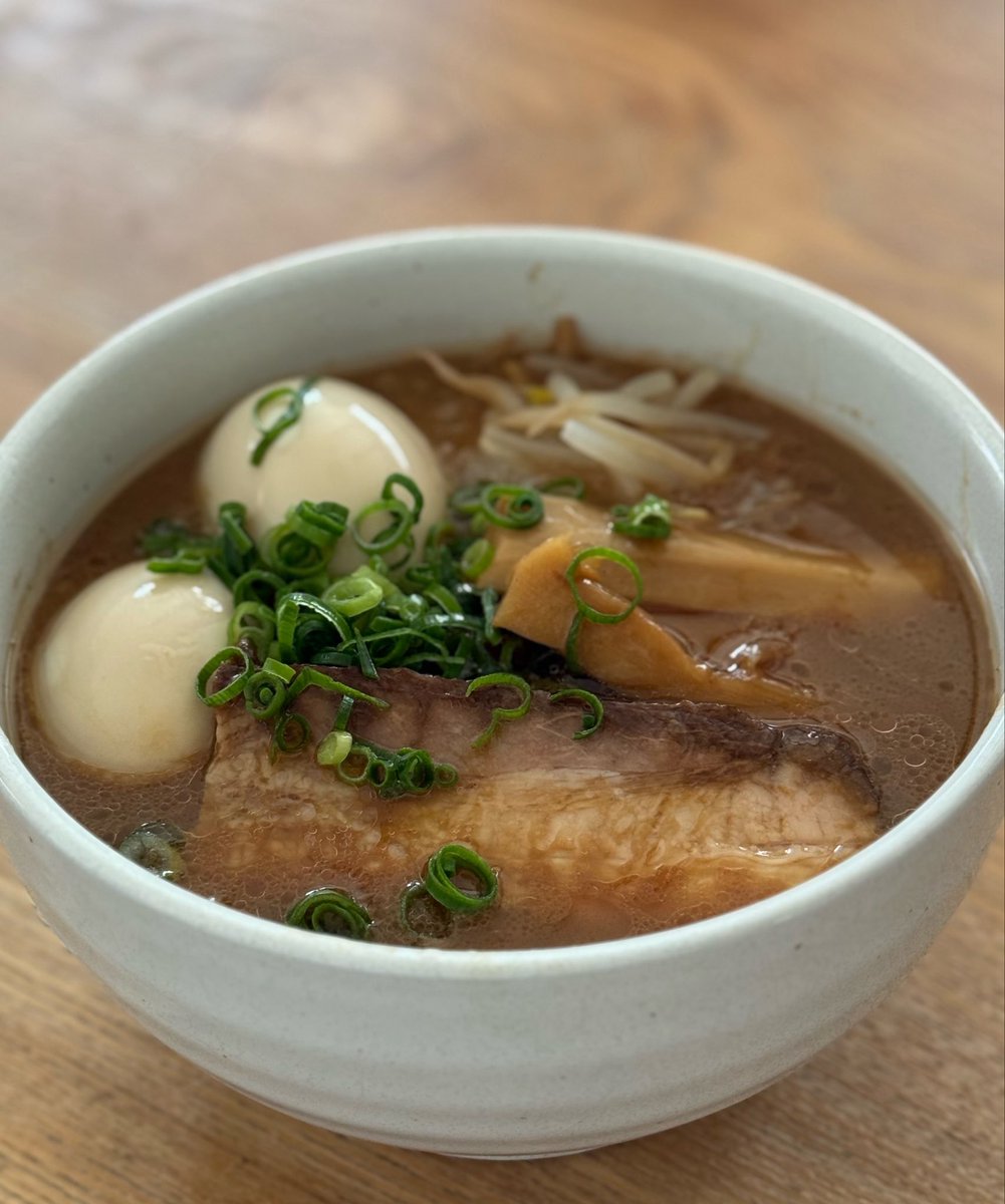 fujie_taro's tweet image. May 2, 2026
Today’s lunch.

• Tonkotsu Shoyu Ramen (Soy sauce-based pork bone broth ramen)

#HomeCooking
#Lunch
#japanesefood
#DailyLife
#cookinglog