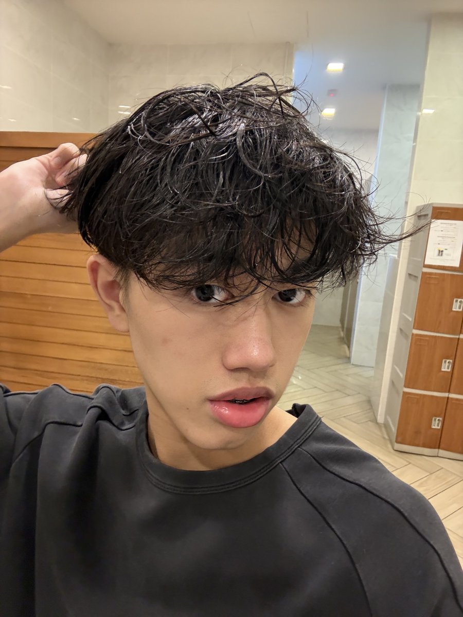 gen06z's tweet photo. Do you want to chat with me on Xchat? https://t.co/JmXdM6Y8aH