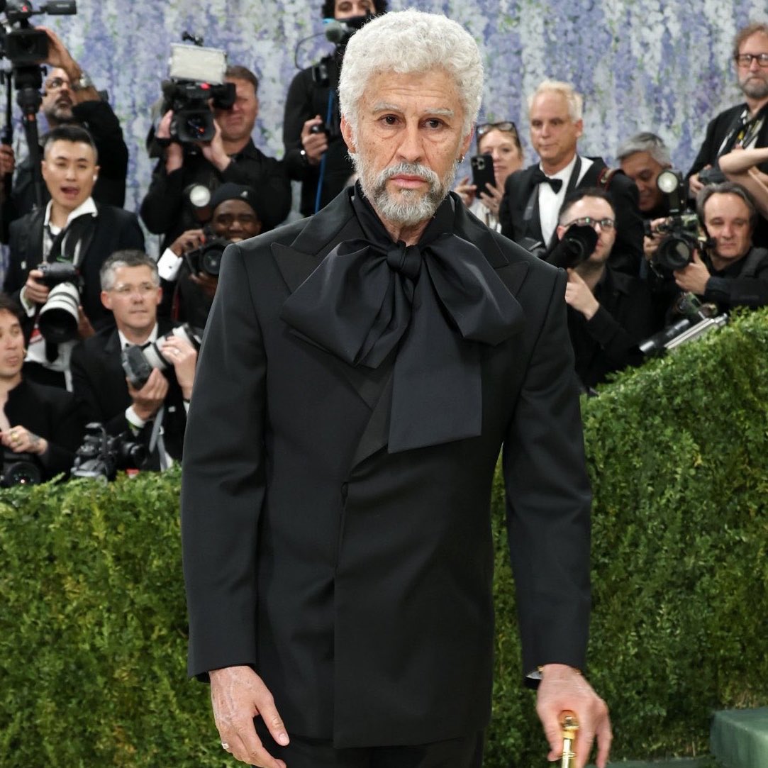 JaredC__'s tweet photo. Silver Bunny🫦 #metgala2026 https://t.co/GXi9De5kaD