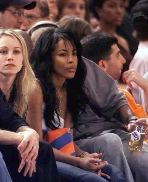 Aaliyah_Fanatic's tweet photo. 25 years ago tonight, Aaliyah and Dame Dash attended a 2001 NBA playoff game between the Toronto Raptors and New York Knicks. https://t.co/AMwBgmhtoO
