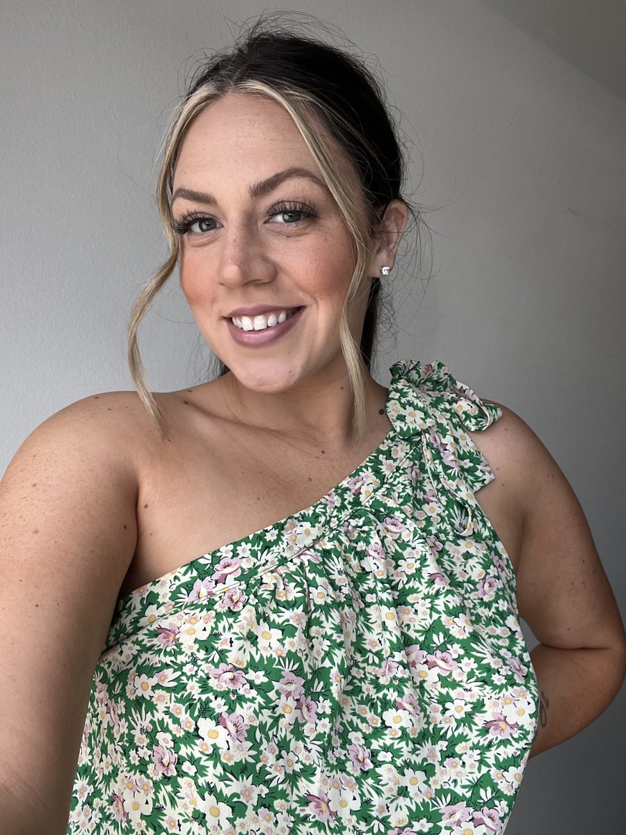 Juicy Moms tweet media