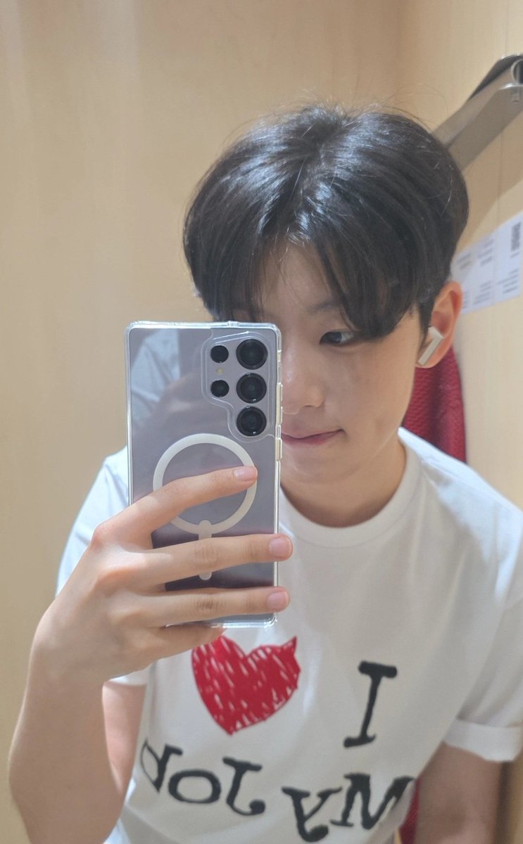 rkdghms's tweet photo. 오랜만입니다 https://t.co/kjsZa107pH