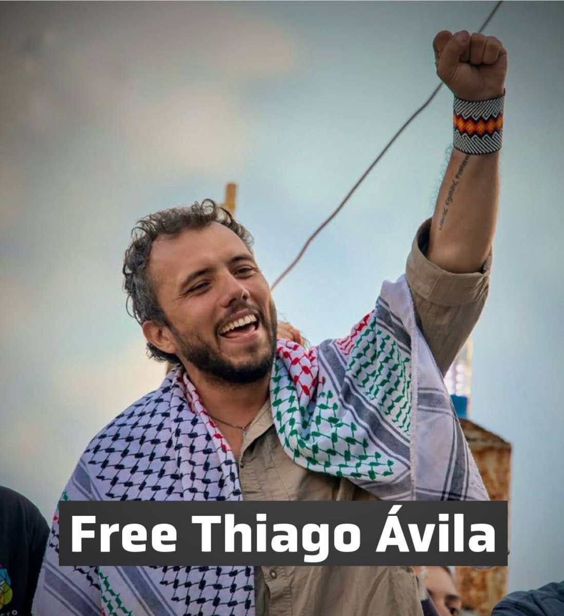 El es Thiago Ávila uno de los valientes, miembro de la flotilla ⛵ Sí lo apoyas 🇵🇸 Levanta tu mano 🖐🏻