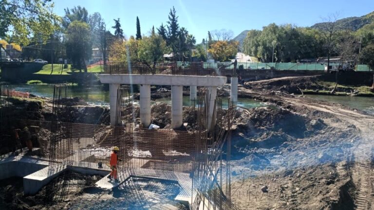 4PAgenda's tweet image. #Obra clave en #Calamuchita: El puente que conectará con Yacanto llegó al 34% de avance

agenda4p.com.ar/2026/05/04/obr…