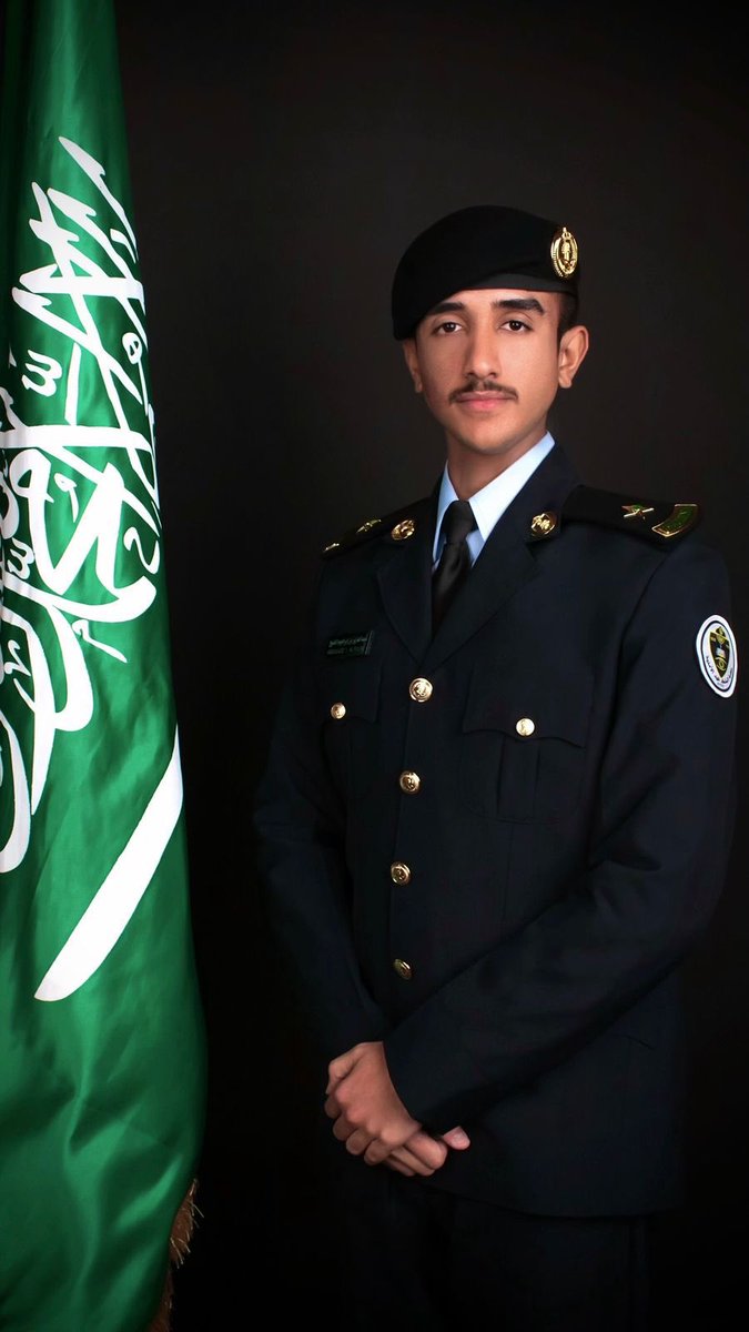 نهنئ ونبارك لابن العم الملازم/ عبدالعزيز بن إبراهيم بن سعود بن عبدالعزيز الفليج بمناسبة تخرجة من كلية الملك فهد الأمنية برتبة ملازم، ونسأل الله أن يوفقه لكل ما يحبه و يرضاه، و أن يجعلها عوناً له في خدمة الدّين ثم المليك والوطن .
#سبيع 
#العرينات