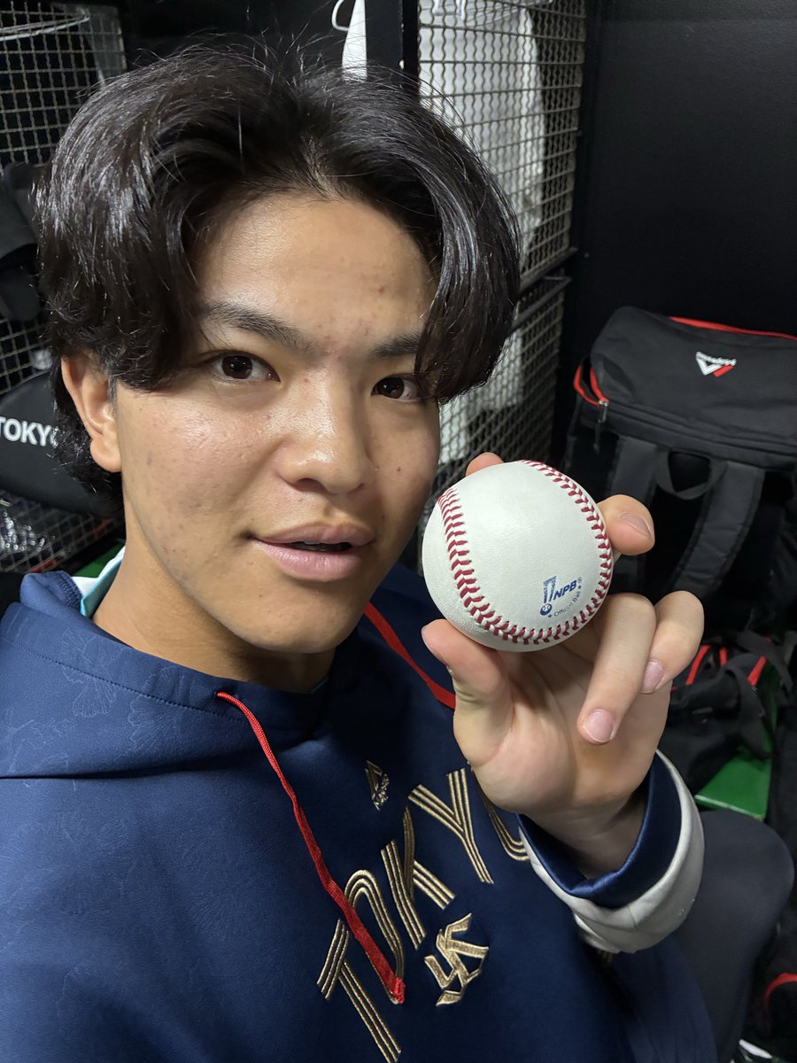 おはようございます
#鈴木叶　選手
ホームランボールは
両親にプレゼントするそうです
#swallows
#燕心全開