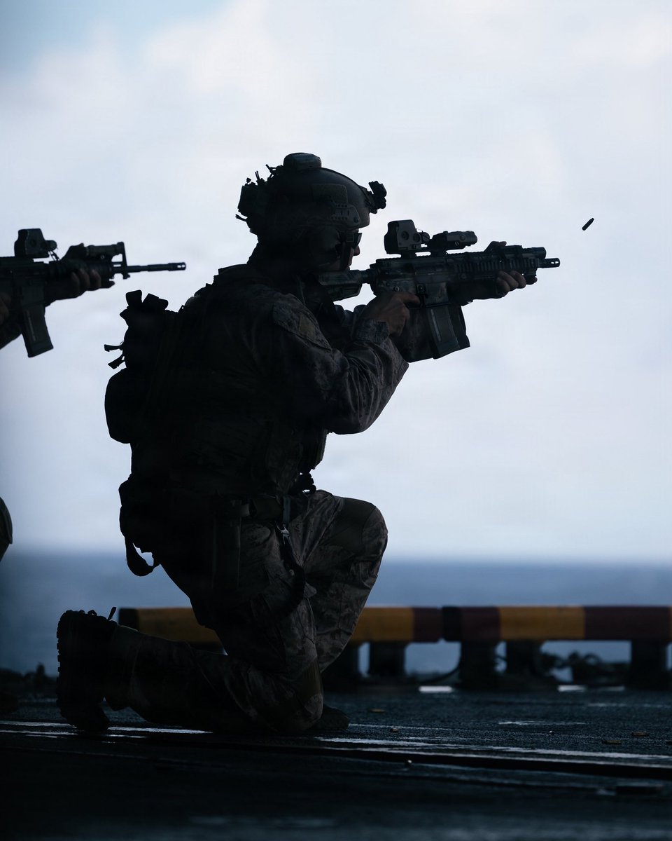OverboreSystems's tweet photo. Our Kenu XL was seen being used by Reconnaissance Marines, with 11th MEU's Maritime Raid Force. 

This photo was taken by Sgt Joseph Helms while the Maritime Raid Force conducted a range off the side of the USS Boxer in the Pacific Ocean. https://t.co/tpY2PVdeh1
