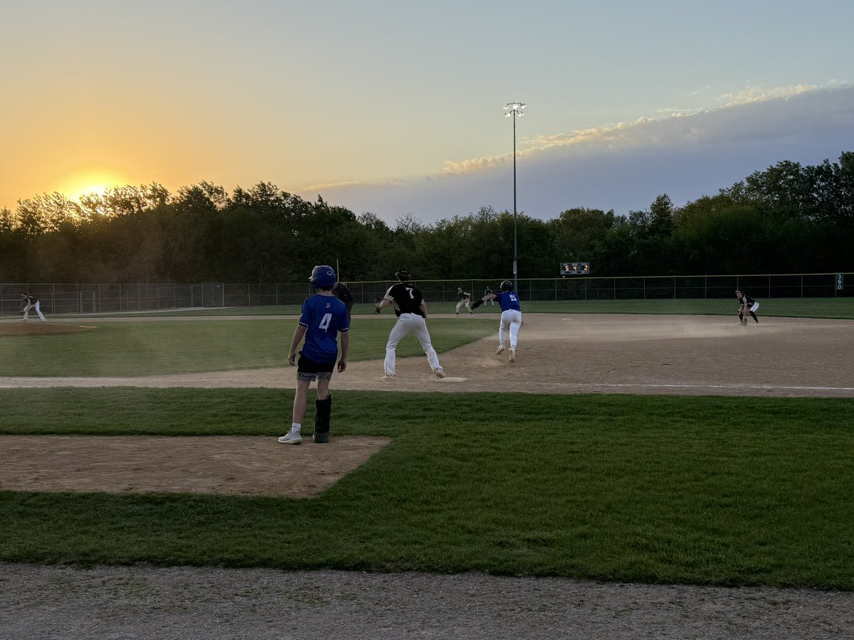 EastSpartans's tweet photo. Reserve ⚾️ advances to Wednesday’s LPS Championship Game with their W tonight at Densmore!  7:00 Wednesday at Den Hartog! https://t.co/08pf0cbYqJ