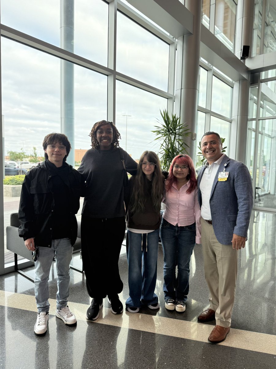 DrLozano_CFISD's tweet photo. Had a great time celebrating our AVP students this evening! I’m always impressed—but never surprised—by the creativity, talent, and hard work they pour into their projects. Proud of these Rams! @CypressRidgeHS @CyFairISD #RamPride #RamNation https://t.co/EaDQpdd9O4