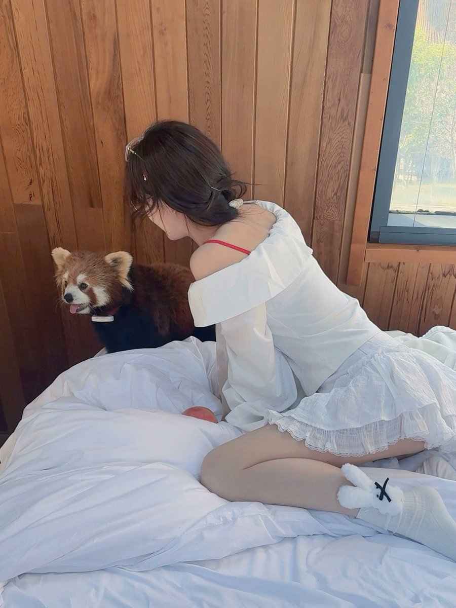 wushiqi5566's tweet photo. 拜托哥哥们，我真的很乖拉我！#美女 #反差 #社死 https://t.co/A2X4vDDvhI