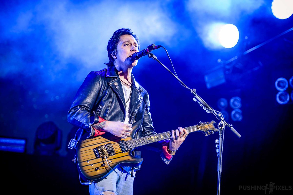 「 ✦ daily synyster gates ✦ 」 tweet media