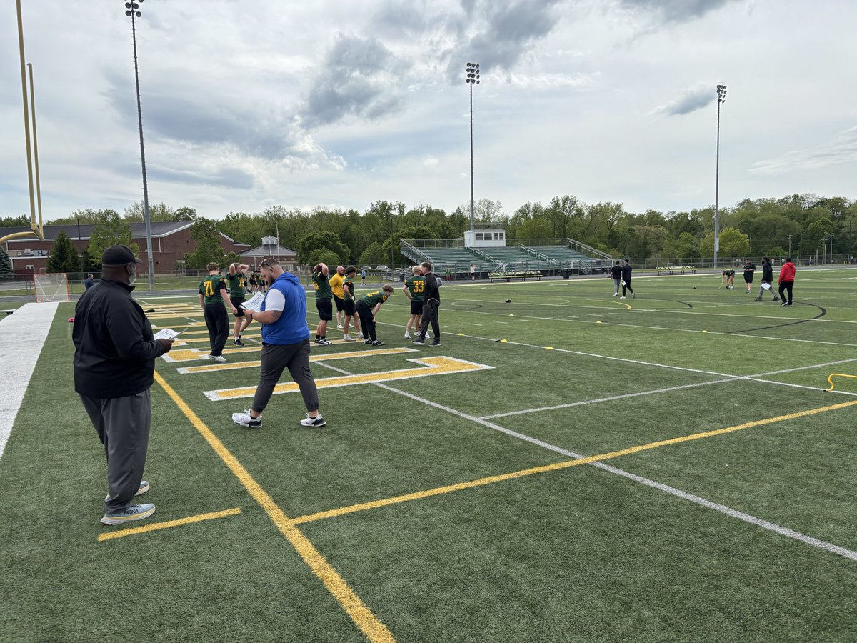 LittleMiamiFB's tweet photo. THANK YOU to the 40+ College Coaches that came out to @LM_Athletics to recruit our Football Upperclassmen.   It was a great day for a great opportunity,  Go Panthers!  @LittleMiamiHS @CoachNateMahon https://t.co/8KtzIqgS18