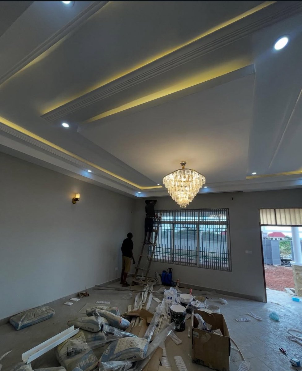 Tkproperty2's tweet image. It’s not just a ceiling. it’s the mood of the room.

Watch this gypsum work come to life 👇🏽
#InteriorDesign #PropertyManagement