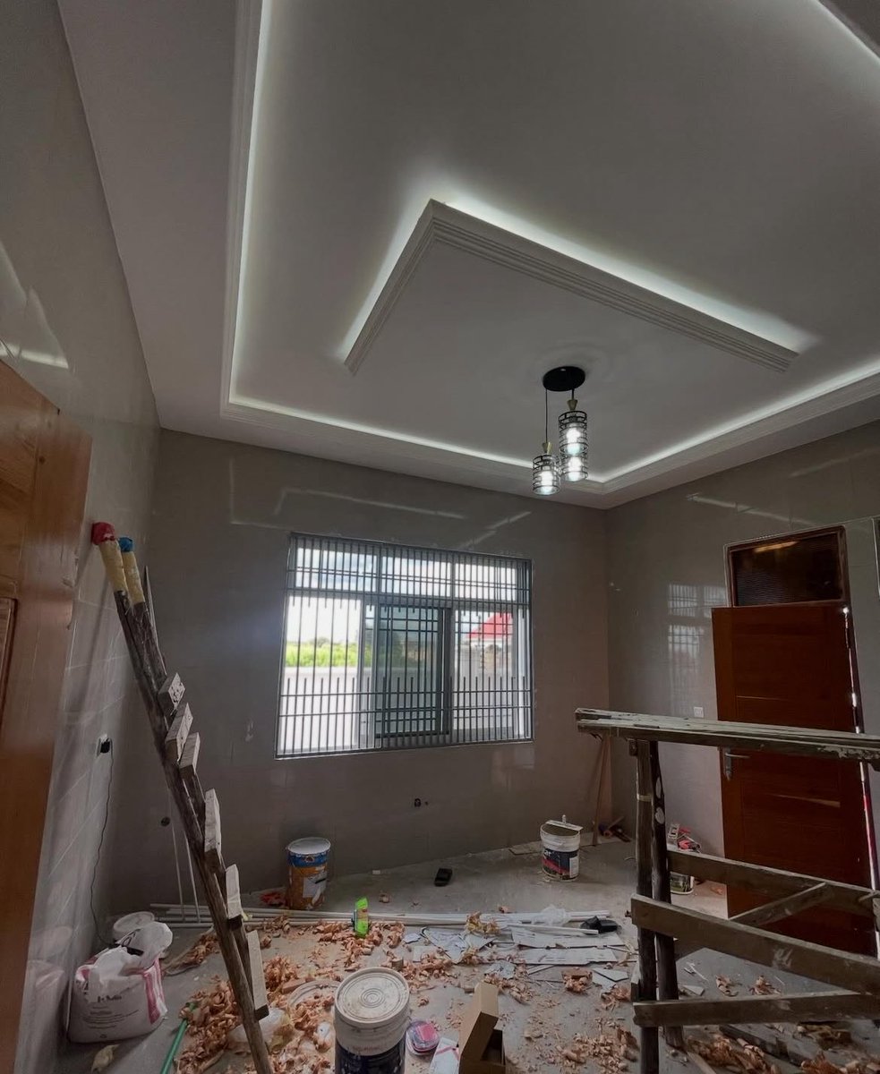 Tkproperty2's tweet image. It’s not just a ceiling. it’s the mood of the room.

Watch this gypsum work come to life 👇🏽
#InteriorDesign #PropertyManagement