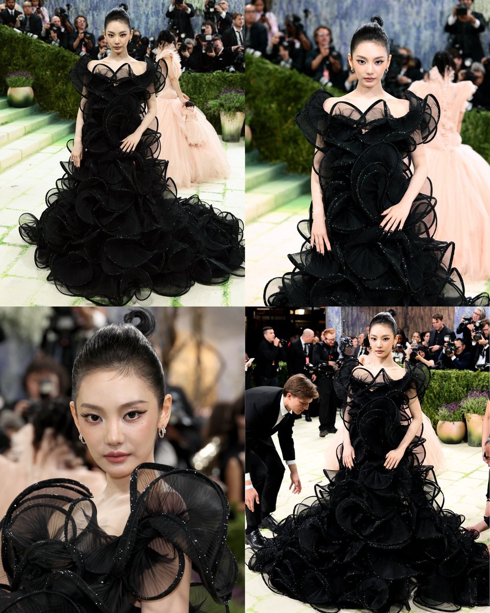 yizhuopic's tweet photo. #NINGNING wearing custom Gucci paired with BVLGARI Serpanti earrings at the 2026 Met Gala

NINGNING MET GALA DEBUT
#NINGNINGxMetGala2026
#MetGala2026 #MetGala https://t.co/K6bV49FPZe