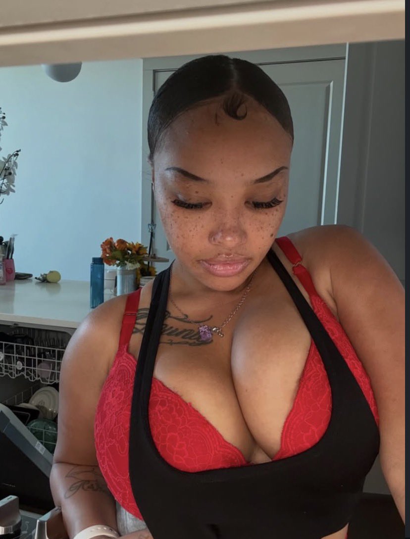lilmsshortcakee's tweet photo. I’m cooking who want some milkies ? 🐄 https://t.co/DFFSpR7noh