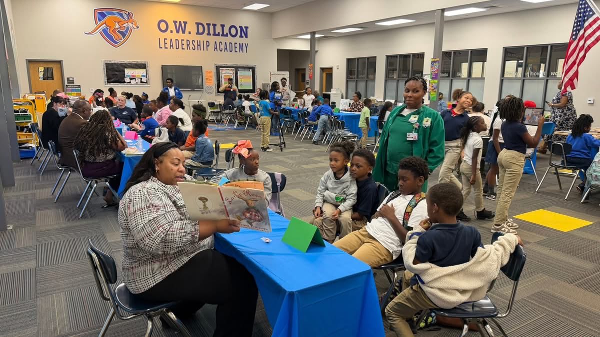 darmandauthor's tweet photo. What a great afternoon speaking with such wonderful students and sharing my love of reading and writing with them at O. W. Dillon Leadership Academy! https://t.co/XK5Car0fnp