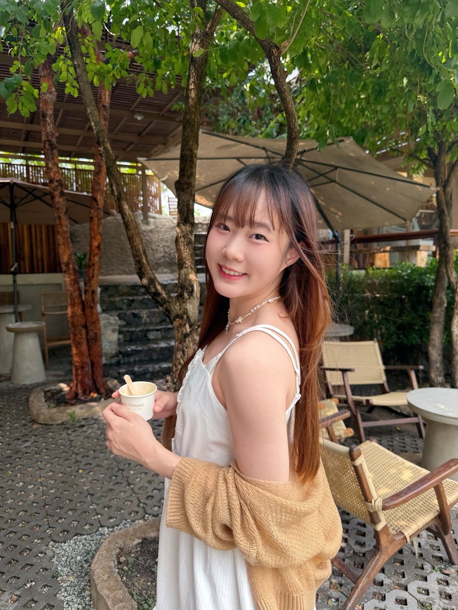 (˶ᵔᗜᵔ˶)ﾉﾞ */🍨\*

#kanoksaiii