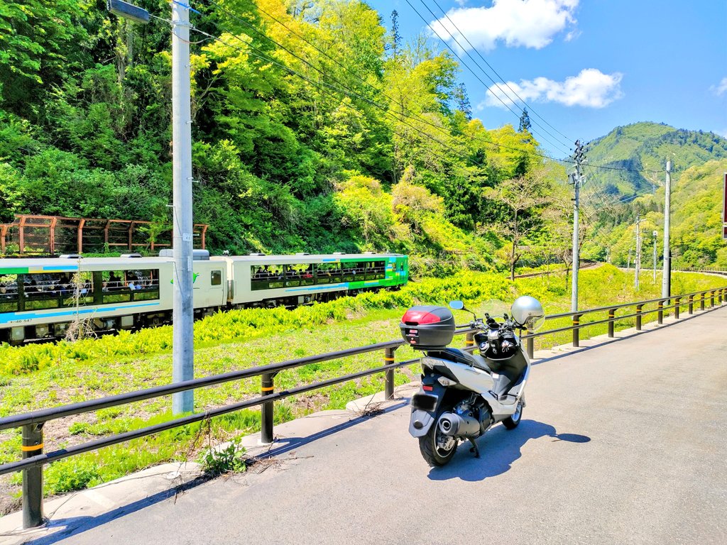 アド tweet media