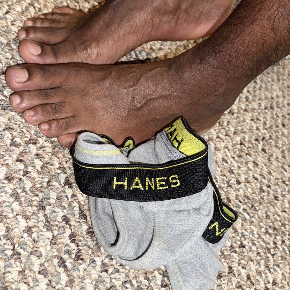 UrFavoritFeet's tweet photo. Hanes HIS way! 😜 https://t.co/YlIk5CDzEj