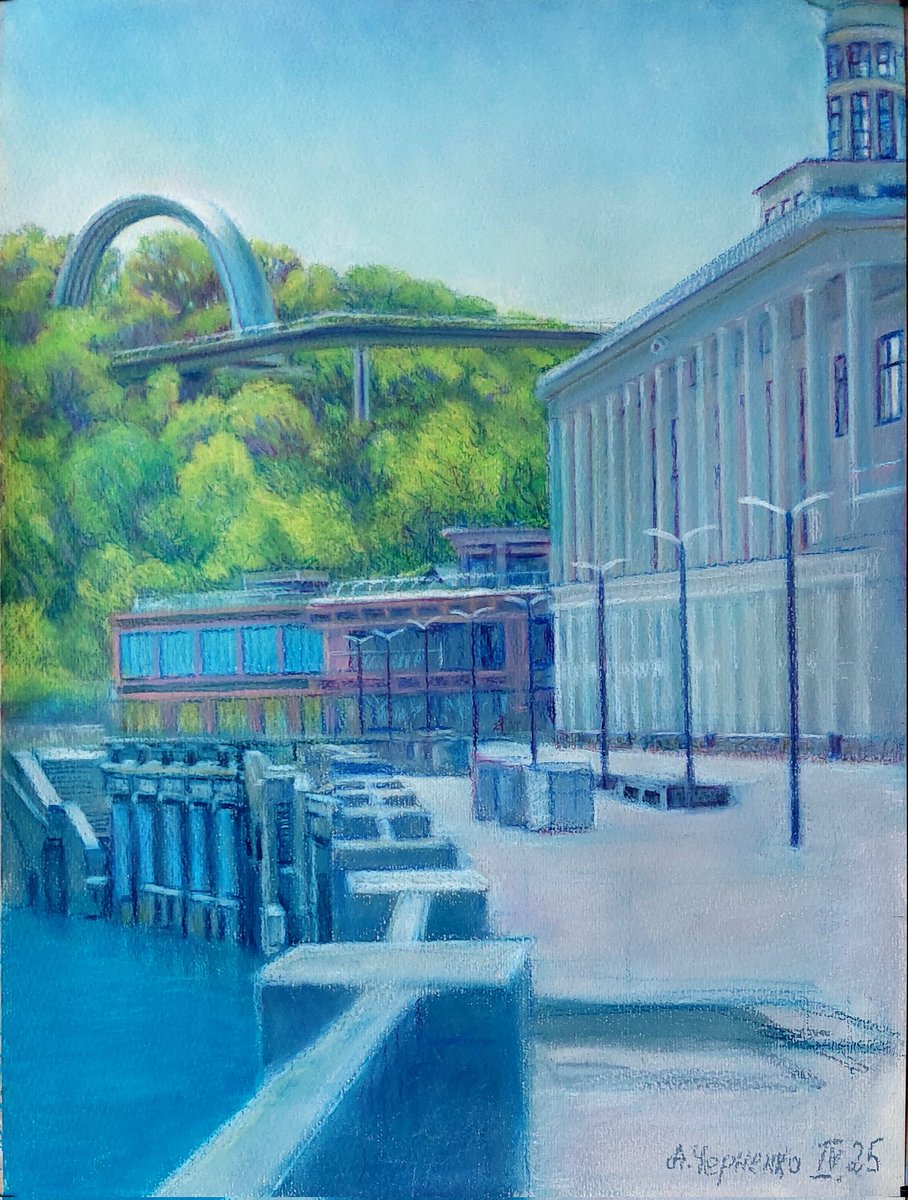 ChernenkoAndrii's tweet image. "Kyiv River Station", 2025, colour wax pastels on paper, 36×48 cm.
#April #Spring #city #Kyiv #ColourWaxPastels #sunny #DniproRiver #KyivRiverPost #KyivRiverStation #SpringSunnyDay #KlitschkoBridgeKyiv #ArchOfFreedomOfUkrainianPeople