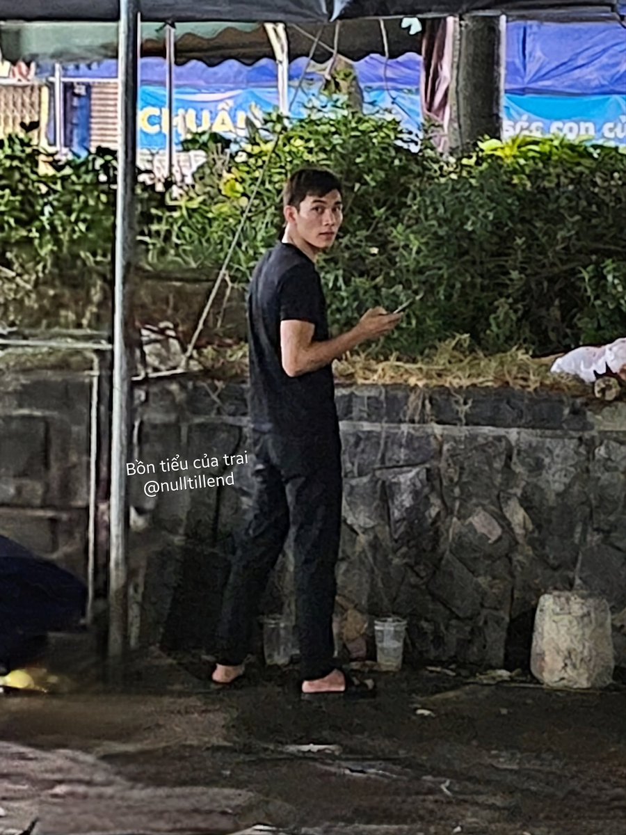 Bồn tiểu của trai tweet media
