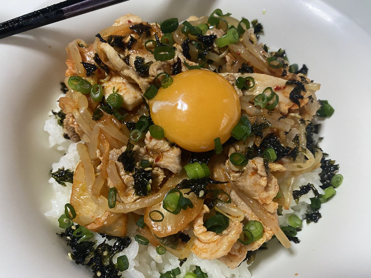 しろせとら tweet media