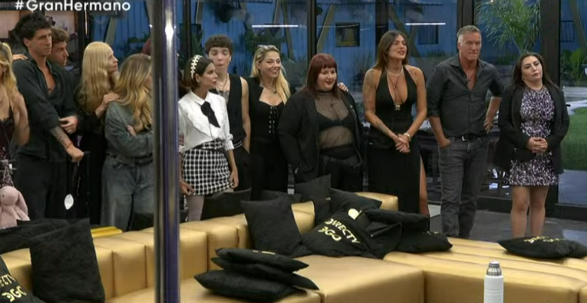 GHCLIPS2026's tweet image. 🟢CAMBIO DE EQUIPO🟢
Luana y Eduardo apoyan al equipo de los Tiktokers en esta placa. Pincoya también hace las pases con Nazareno y quiere que se vaya Danelik #GranHermano #GH