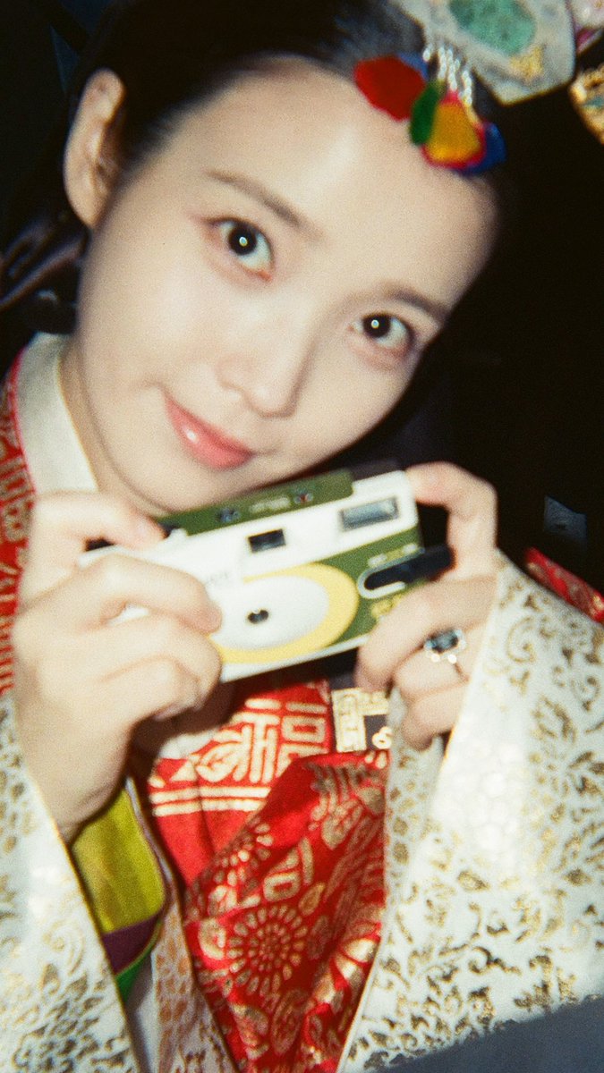 아이유 에델바이스 tweet media
