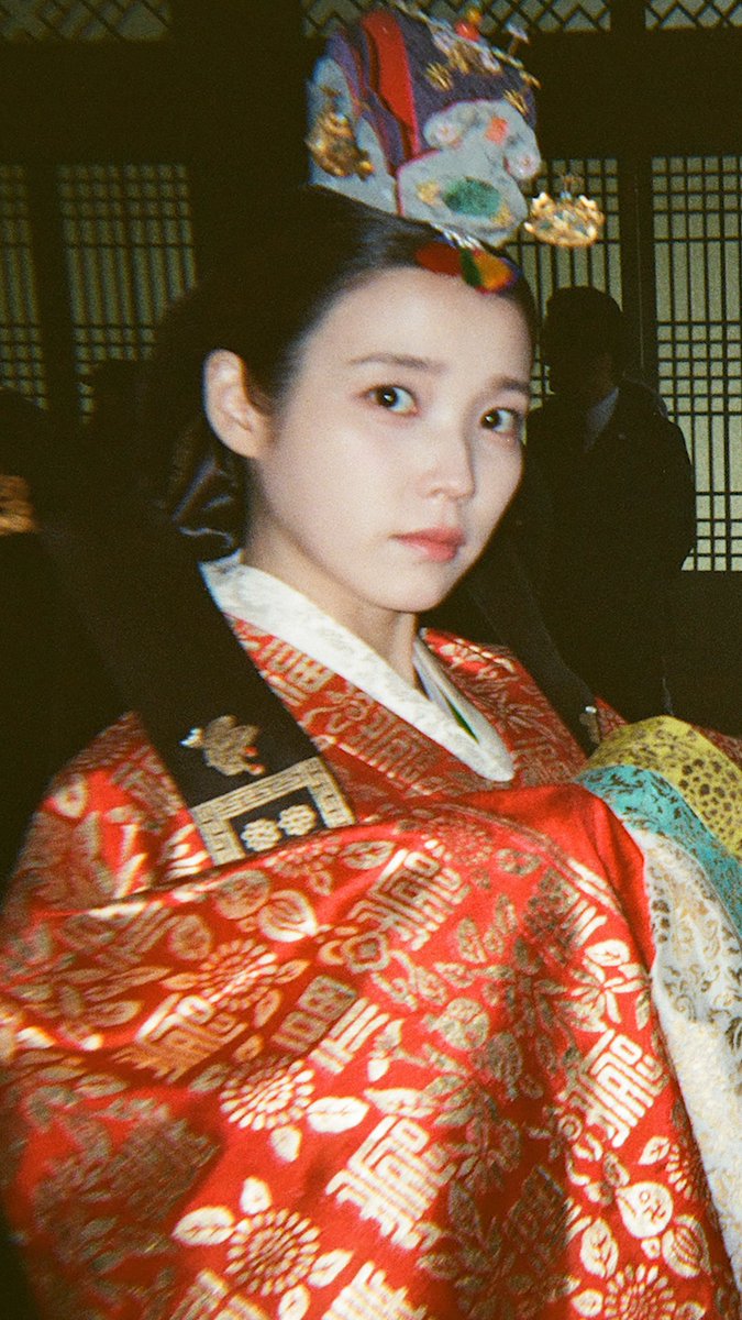 아이유 에델바이스 tweet media