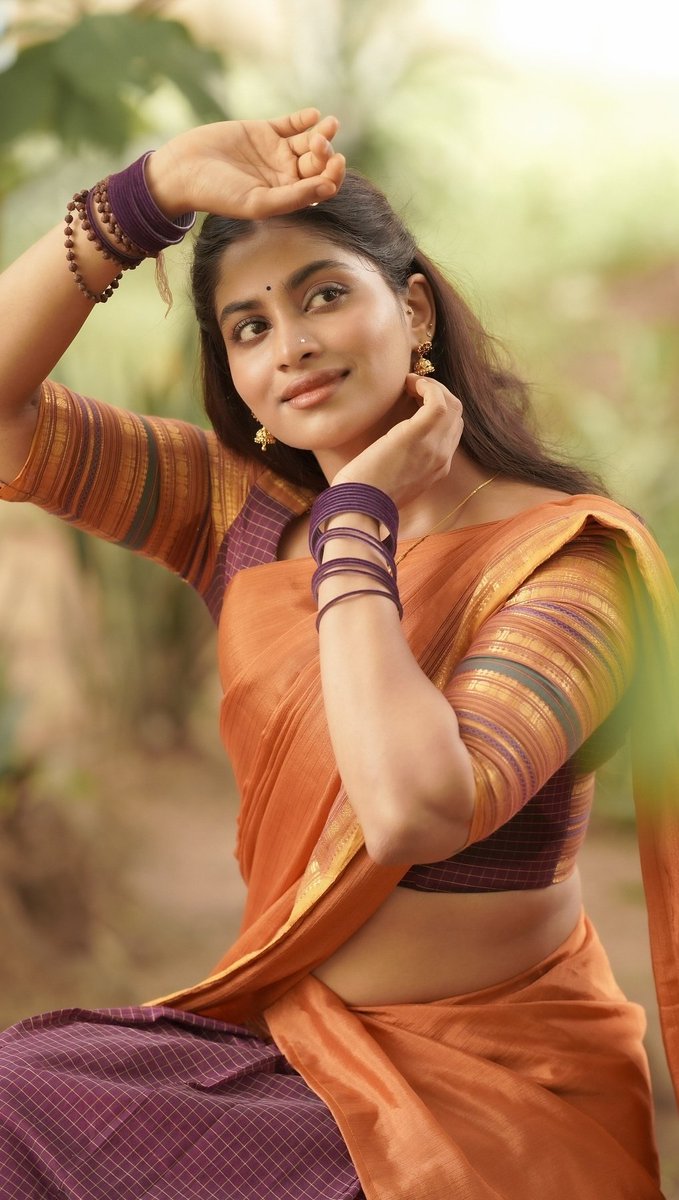 INDACTRESSPIC's tweet photo. Wishing the Beautiful Actress @shivaninarayana  A happy birthday 

#ShivaniNarayanan https://t.co/9H6fXlLejj