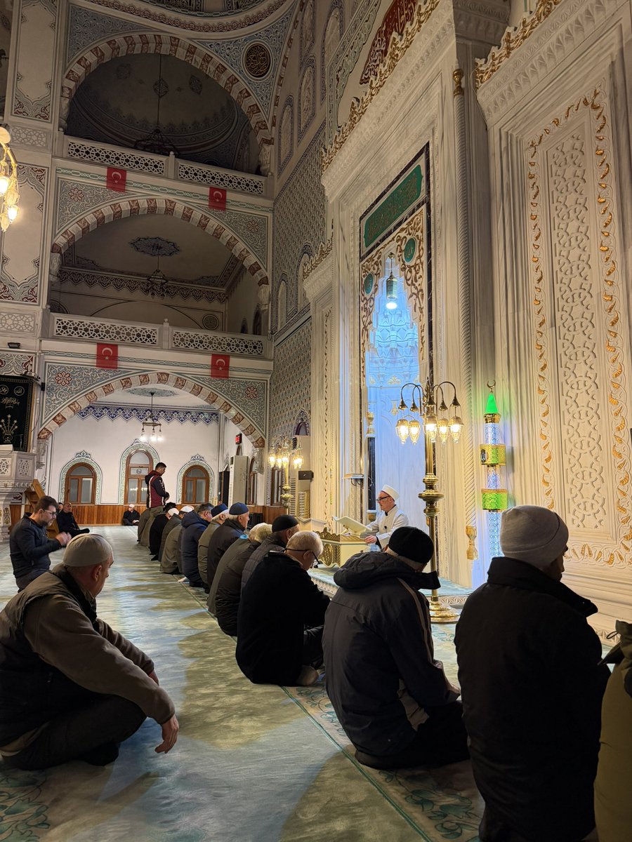 nailbakidemir's tweet photo. Hayırlı sabahlar 
Rabbim bugünümüzü sağlık, huzur ve bereketle doldursun.

#HayırlıSabahlar #Günaydın #BereketliGünler #Huzur #Şükür #DualarımızSizinle #AllahBüyüktür #SelamOlsun #İstanbul https://t.co/u8JNVI2ER6