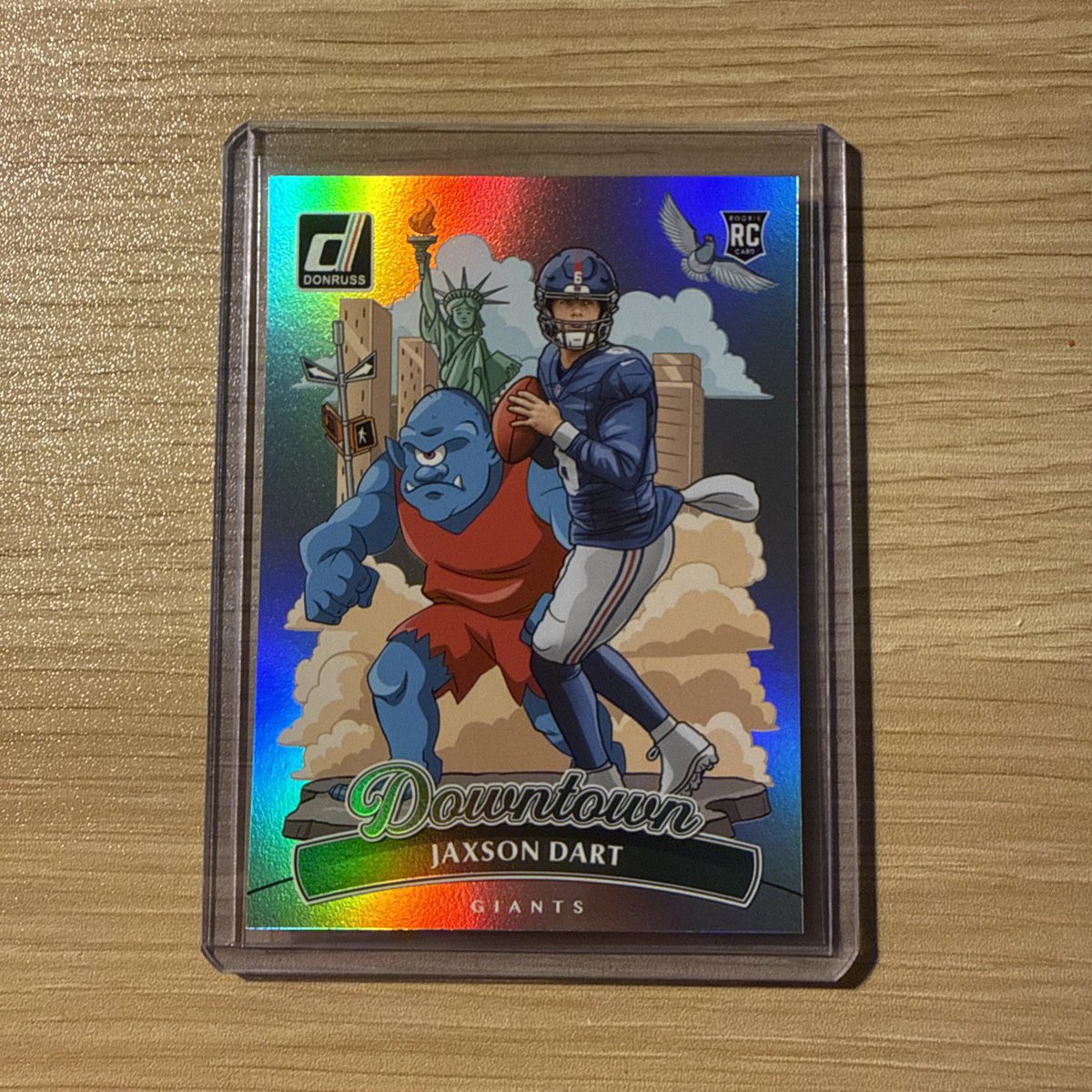 HunterHits11's tweet image. Kind of a cool story to this card. 

Started collecting in January of this year. Second box I had ever bought was a donruss mega box and this beaut came out of it. 
#jaxsondart #downtown #giantsrookie 

RIP Panini