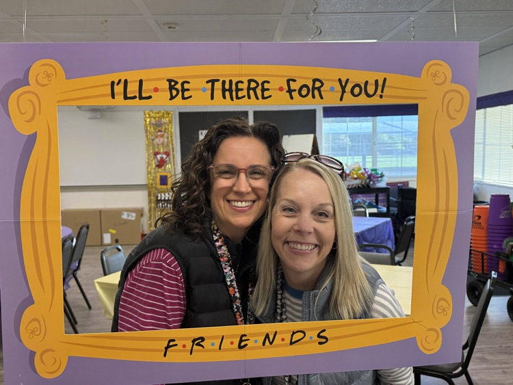 JulieCroy11's tweet photo. Celebrating teacher/staff appreciation week at Loma Vista Elementary๐๐ Thank you to our amazing parent's club for creating such a fun staffroom and providing a delicious lunch! #lvpride #weareBUSD https://t.co/Z3iQ7ay7vG