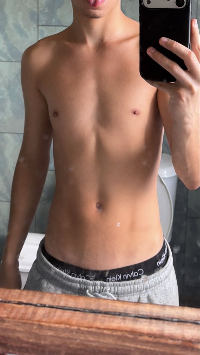 𝖆𝖗𝖊𝖘 tweet media
