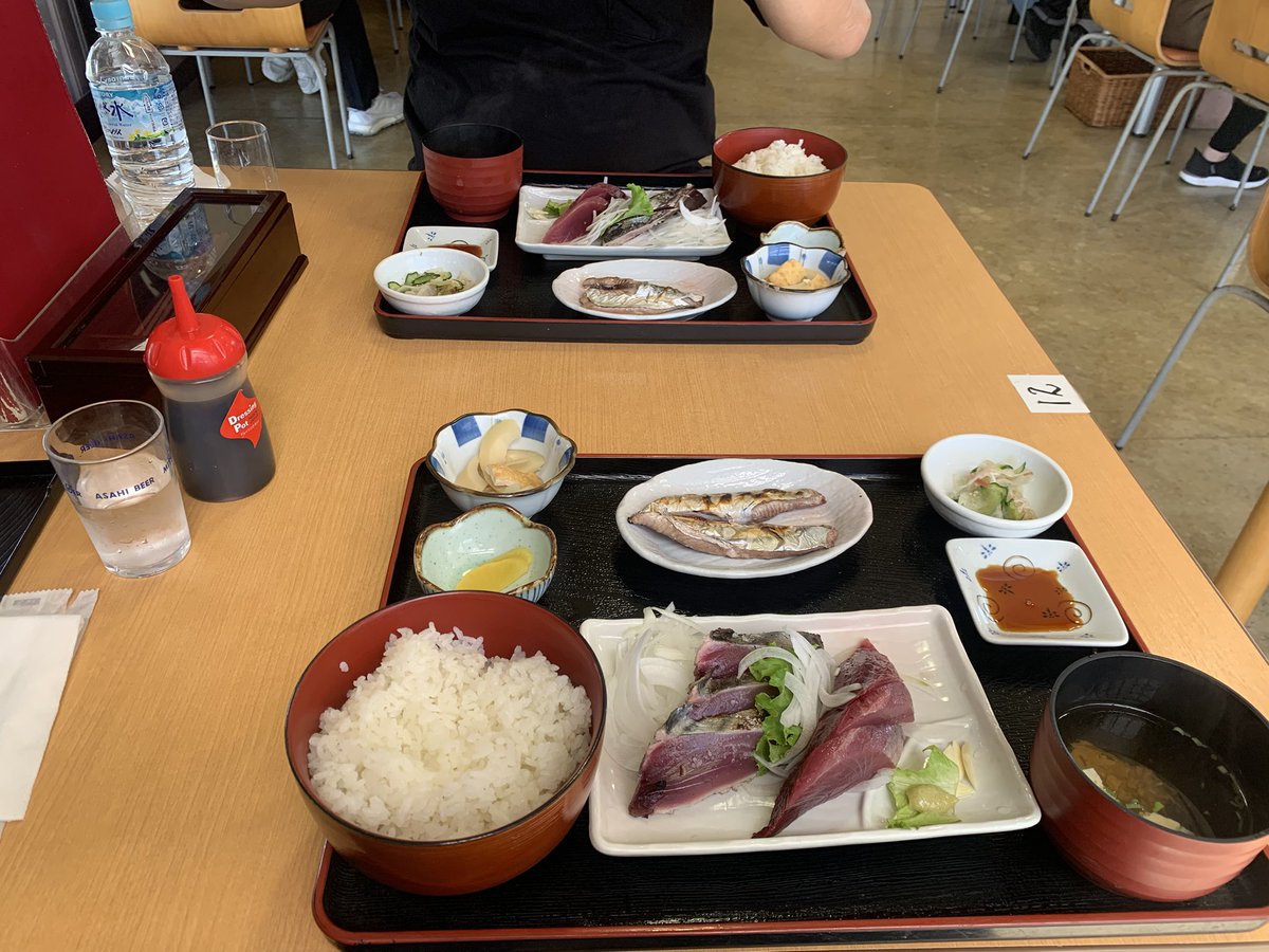 シン tweet media