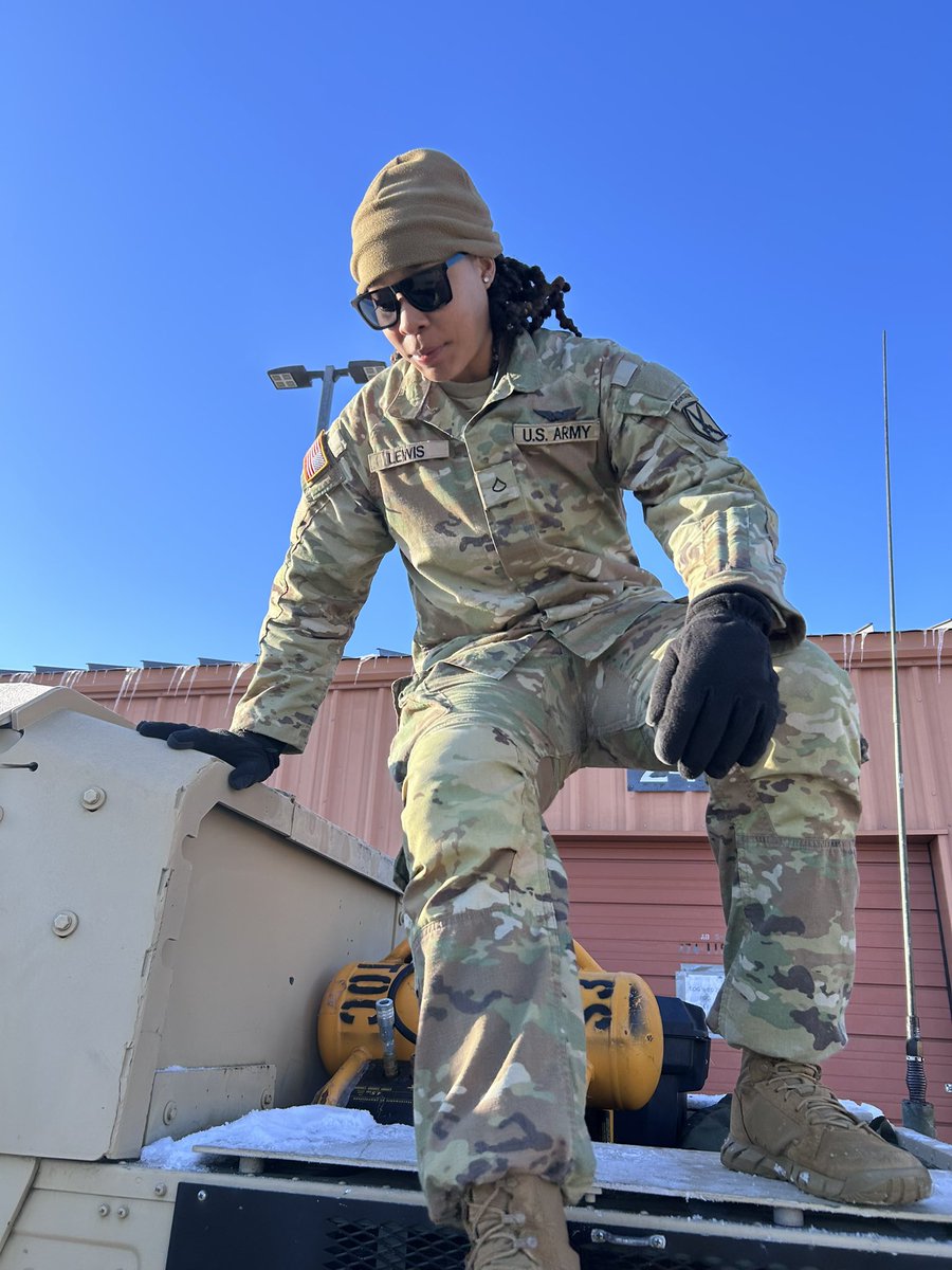 _gurulew_'s tweet photo. military life honesty so smooth https://t.co/1sAgLhNyhT