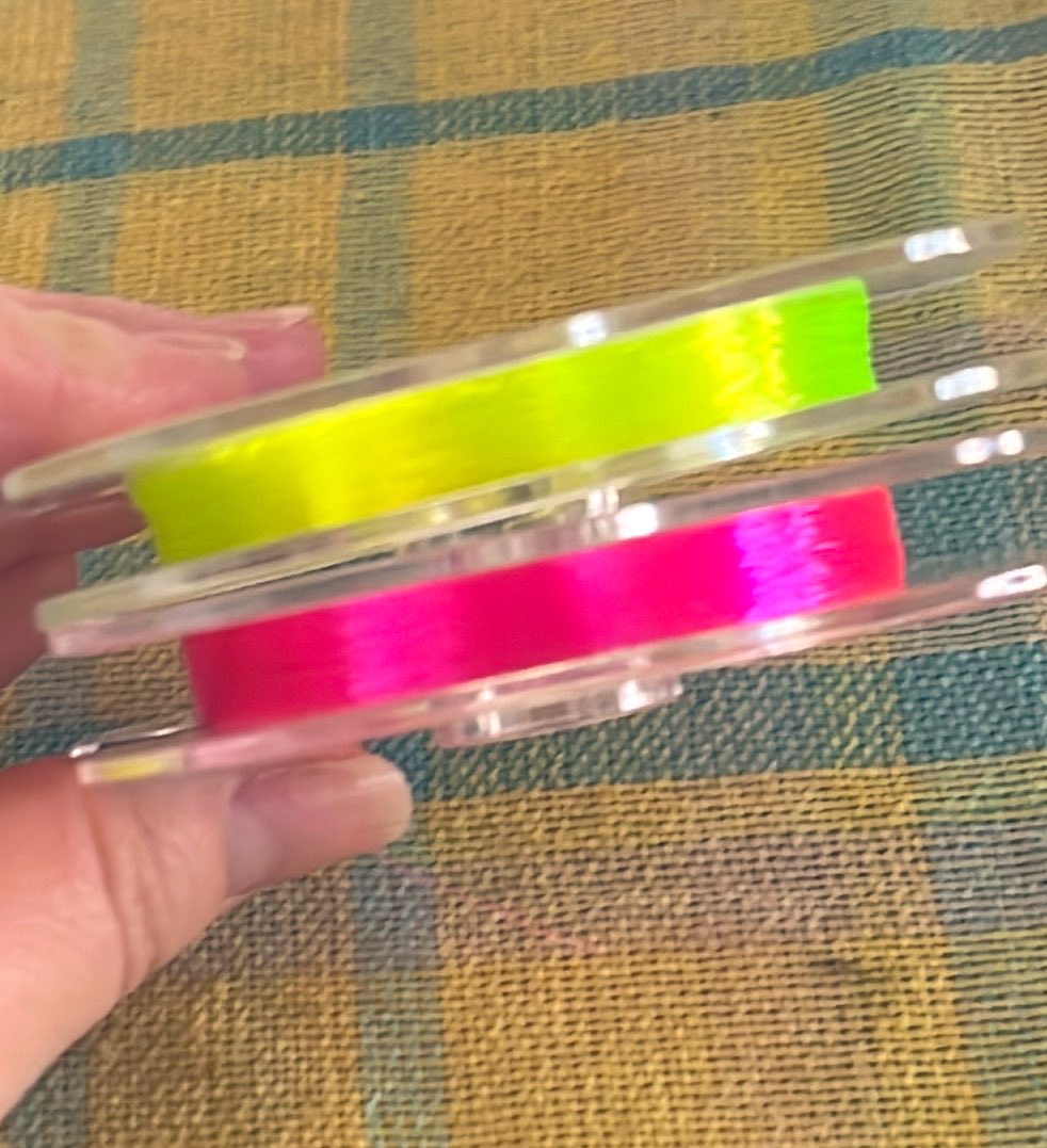 minutirutiru's tweet photo. 蛍光カラーテグスもゲットしました

(細すぎて編むのがかなり難しいです😱) https://t.co/t5tt8rIpF0