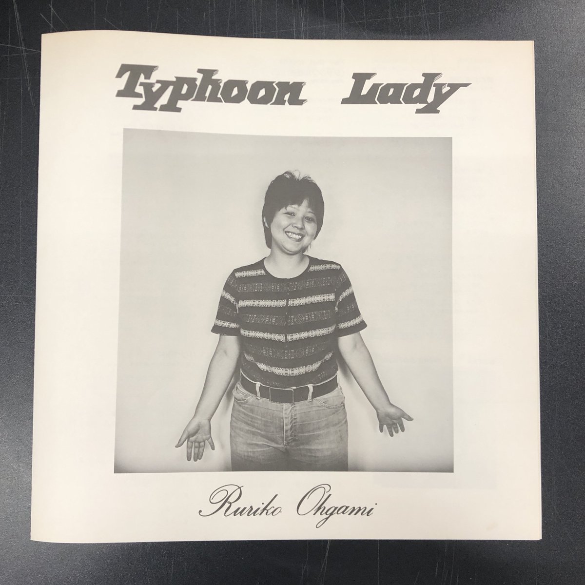 HMV_Used's tweet image. 大上留利子 / Typhoon Lady (L10090A) LP 和モノ CITY POP

＼希少盤をヤフオク出品中！／
👉auctions.yahoo.co.jp/jp/auction/g12…

フォーマット:LP
盤質:B
ジャケット:EX-,盤:EX-,国内盤帯付,ライナーあり,MURO PLAY ♪"SEXY WOMAN"

#大上留利子 #和モノ #record #ヤフオク #hmvrecordshop