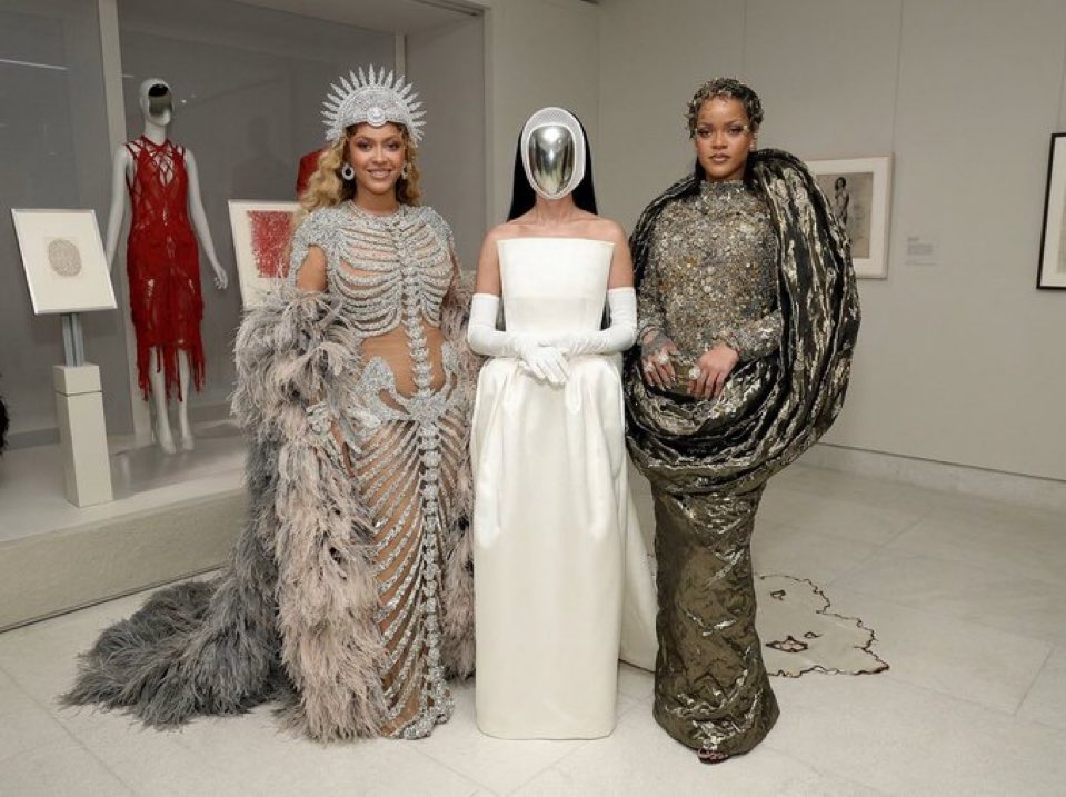 EXCUSE ME? HELLO?! #METGALA
