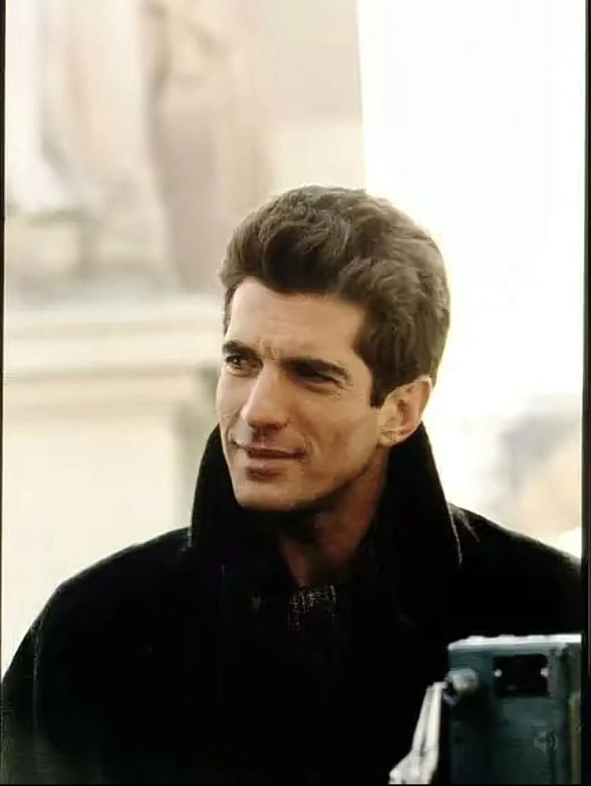 JOHN F. KENNEDY JR. tweet media