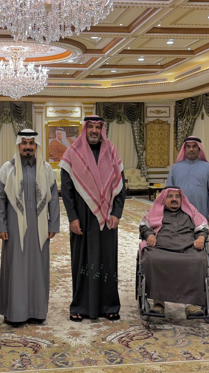 Alsudaire's tweet photo. زيارة صاحب السمو الملكي
الأمير فيصل بن سلمان بن عبدالعزيز آل سعود
" المستشار الخاص لخادم الحرمين الشريفين
رئيس مجلس إدارة  الملك عبدالعزيز

وصاحب السمو الملكي الأمير
سعود بن خالد الفيصل بن عبدالعزيز آل سعود
للأمير أحمد بن عبدالله بن سعد السديري
بقصره في #المدينة_المنورة
#محمد_احمد_السديري