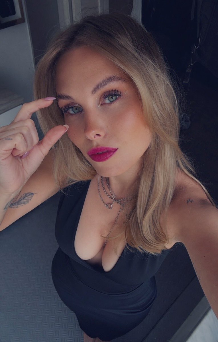 BadprincessNisi tweet media
