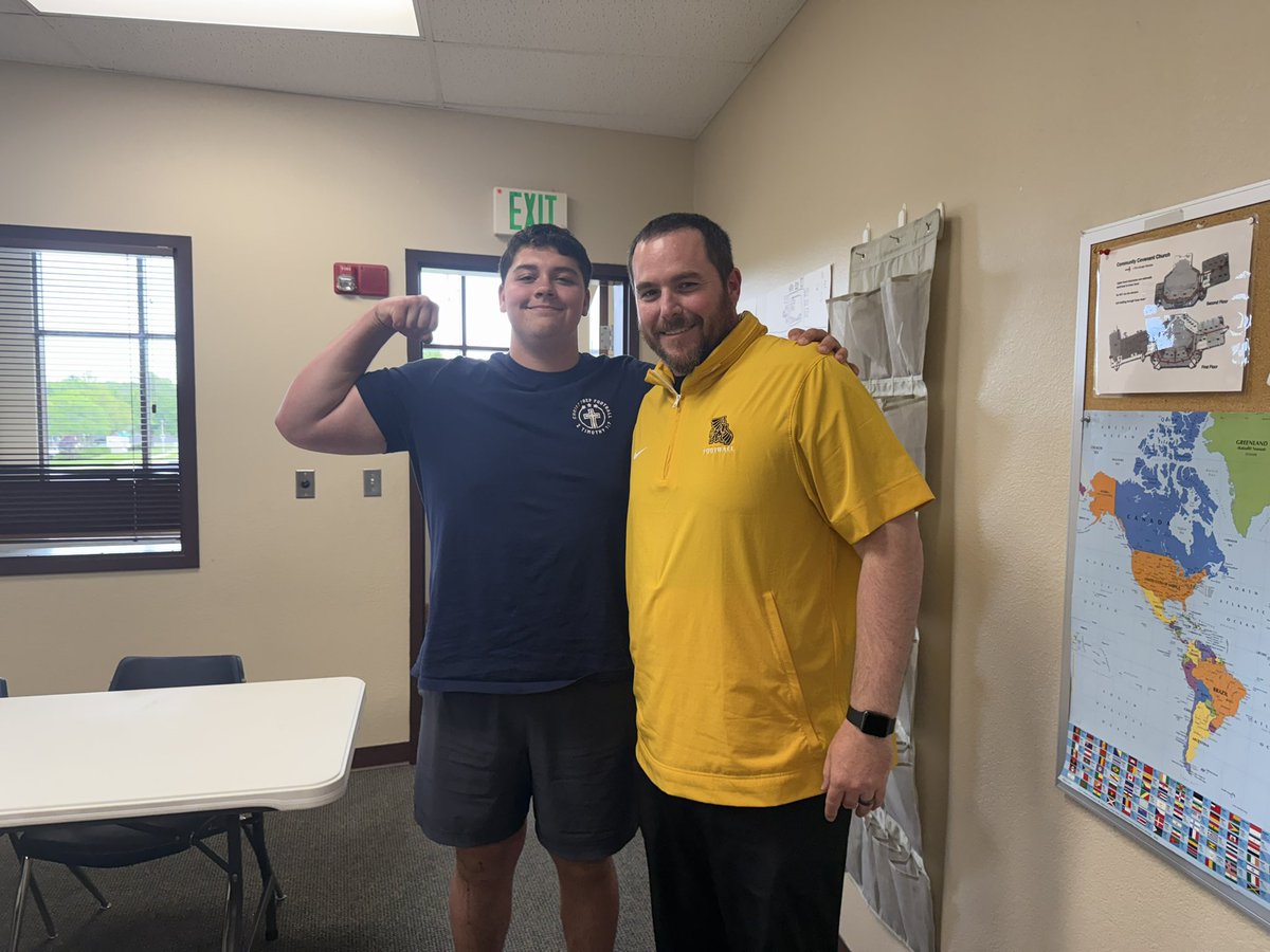 OJRusher's tweet photo. Thanks for stopping by @Coach_StLouis https://t.co/Go00ESV1c4
