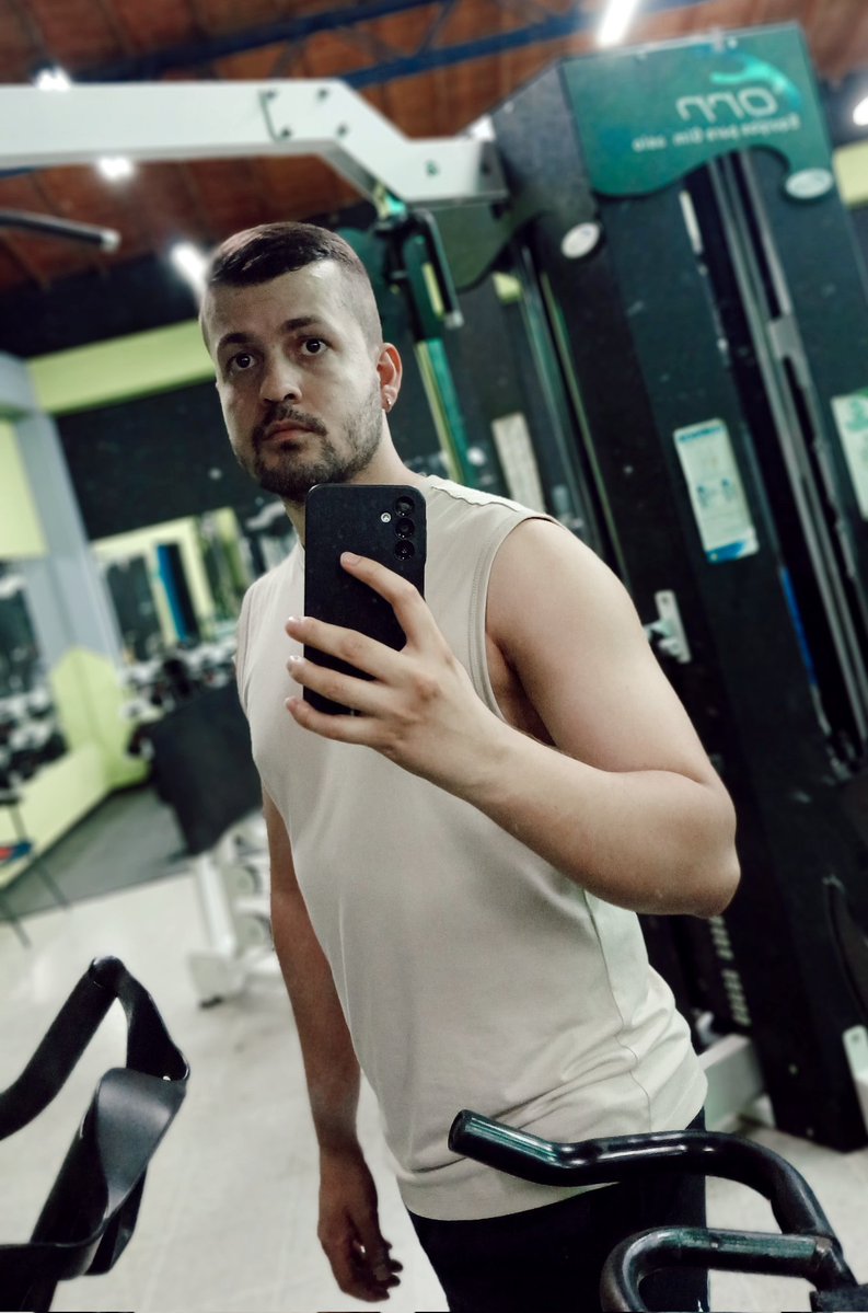 Sebastian tweet media