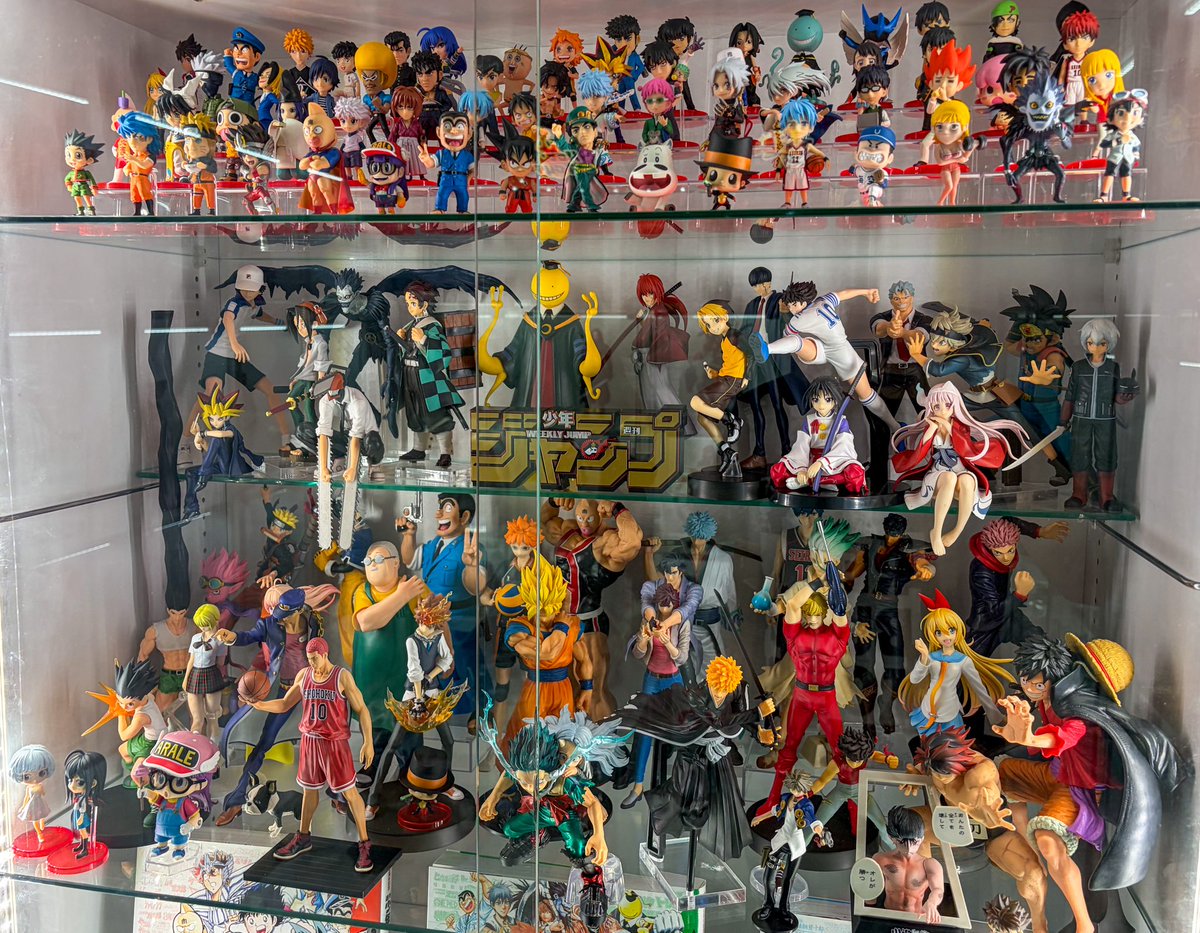 最近ジャンプのフィギュアがたくさん出てくれて手狭になってきたので