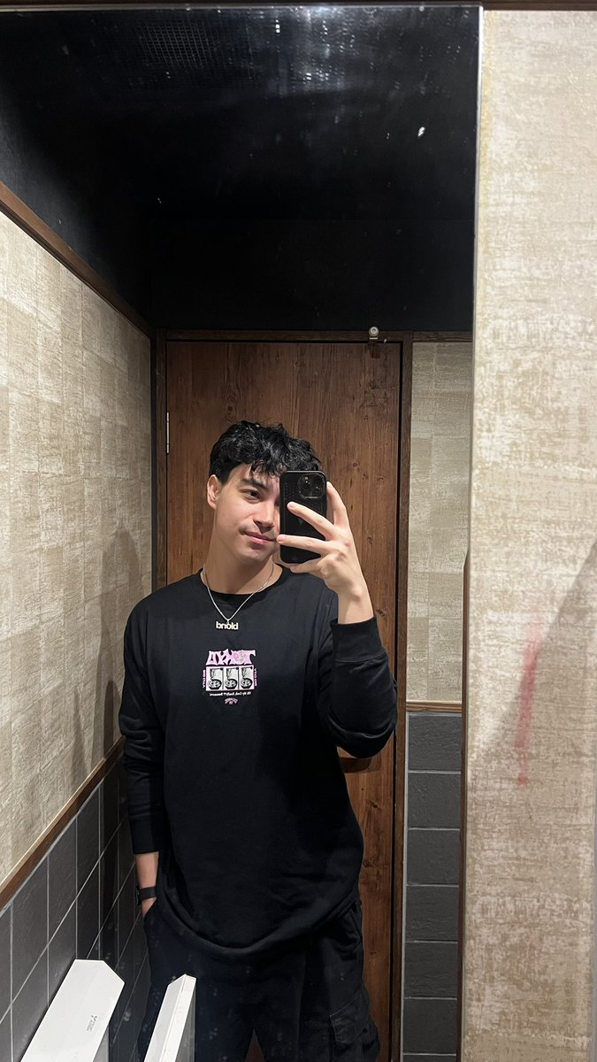 buruu ૮₍ꐦ -᷅ ⤙ -᷄ ₎ა tweet media