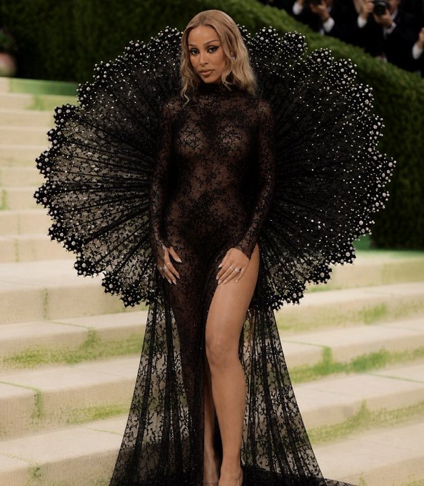 Fashion Archive tweet media