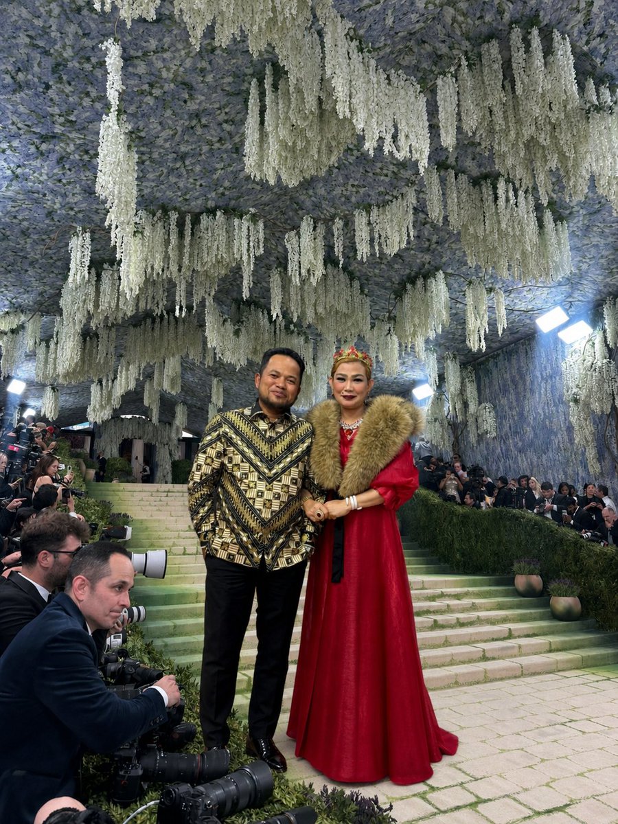Indonesian Poop Base tweet media