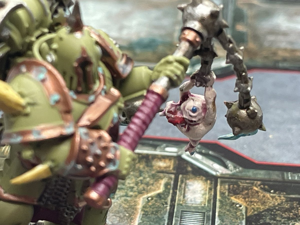 takamatuco's tweet image. キルチーム　プレグマリーン　ファイター完成❗️
武器名：腐敗のフレイルとありますが、鈍器なので腐敗してたら殴った瞬間折れるよね？とかは言わない約束ですね😚
あと、ぶら下がってるやつもどう見ても柔らかい🍮
#warhammer  #whs池袋 #100万体ミニチュアチャレンジ